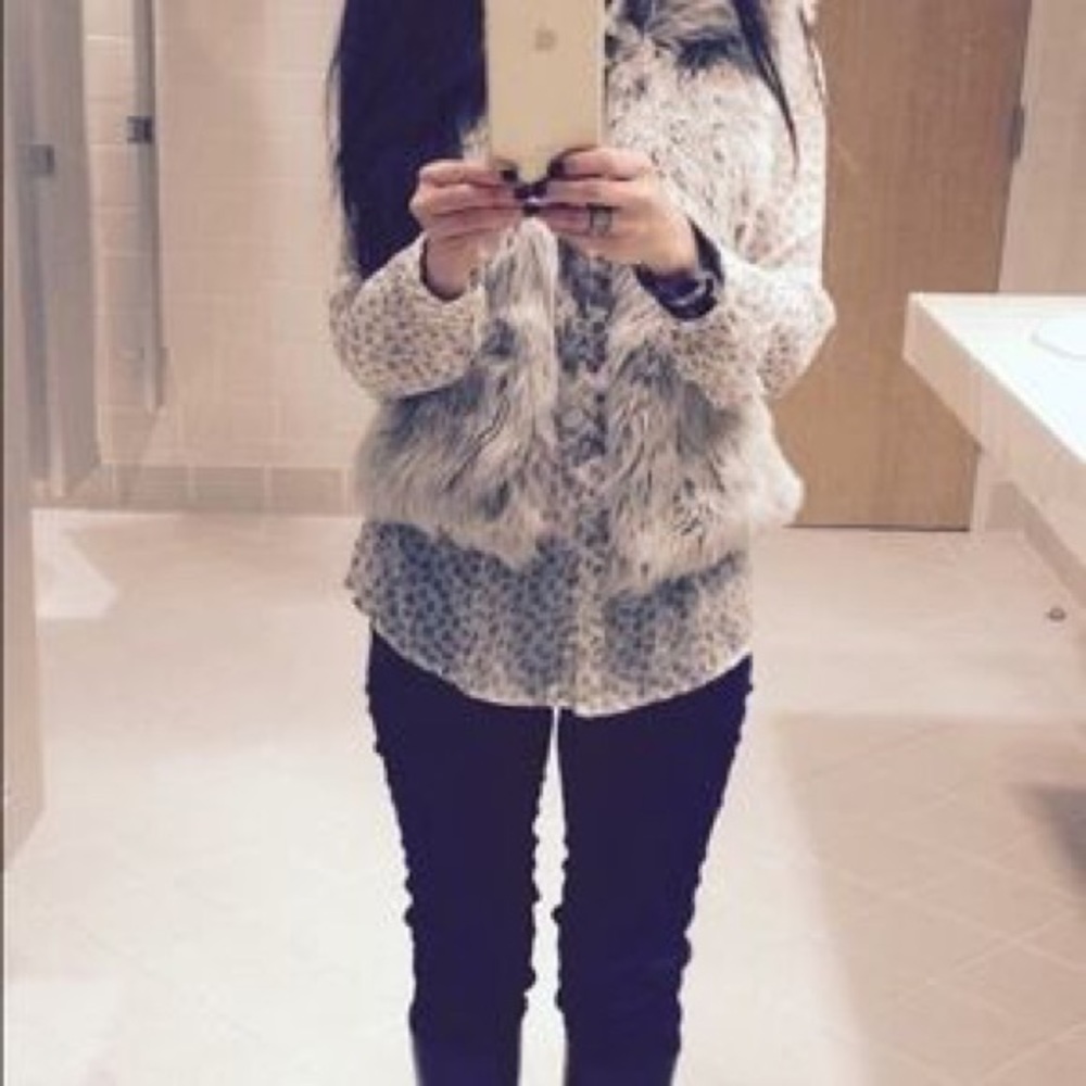 ✨Gray faux fur vest ✨